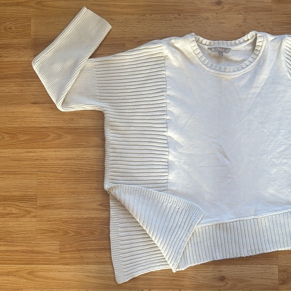 Athleta Asymmetrical Crewneck Sweater ❄️size M - Picture 6 of 9